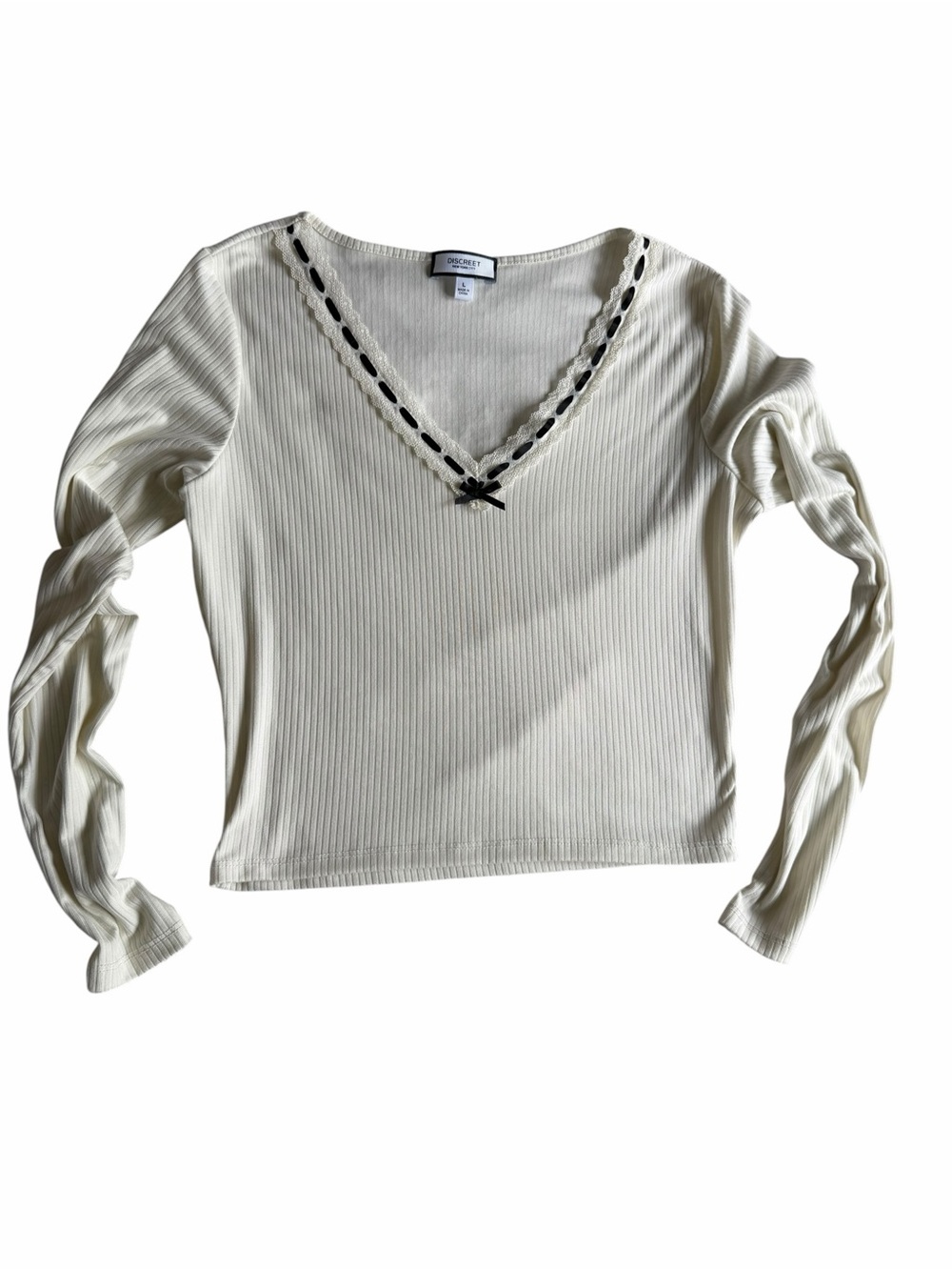 ✨Discreet Cream Ribbed V‑Neck Long Sleeve Crop Top with Black Lace Trim